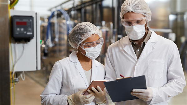 Industria farmacéutica vs. Generación Z: 5 claves para ganar la carrera por el talento