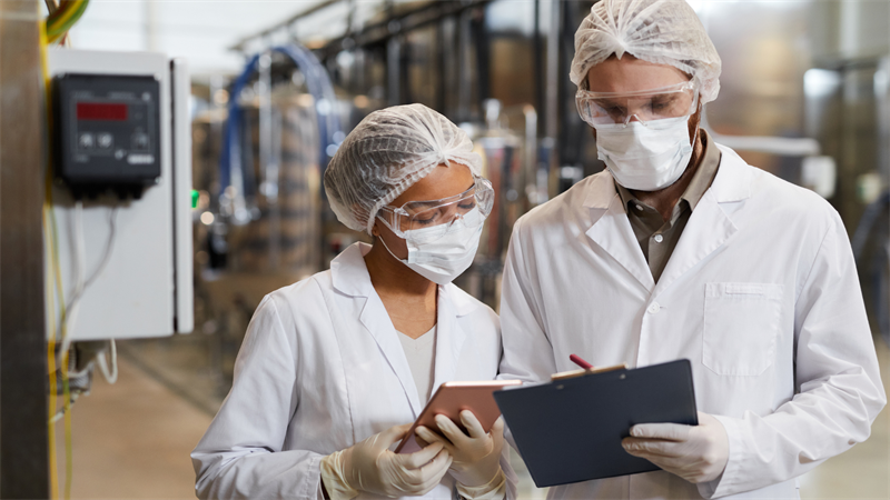 Industria farmacéutica vs. Generación Z: 5 claves para ganar la carrera por el talento